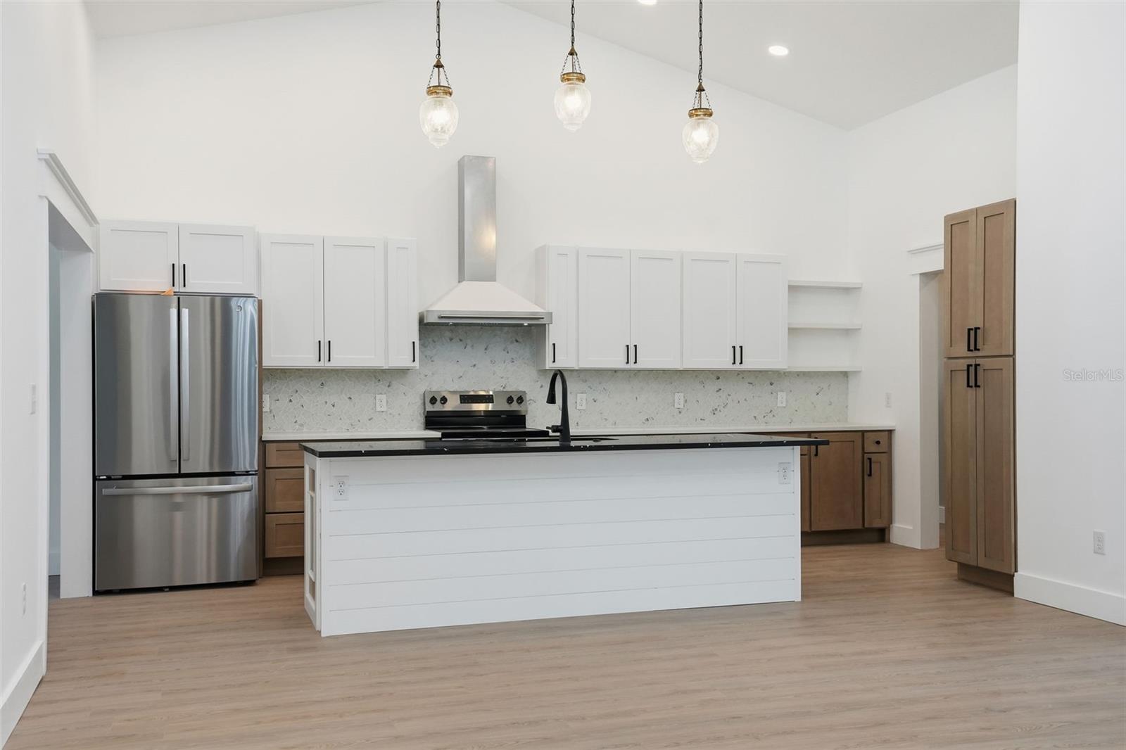 Image 26 of 92 For 34111 August Avenue