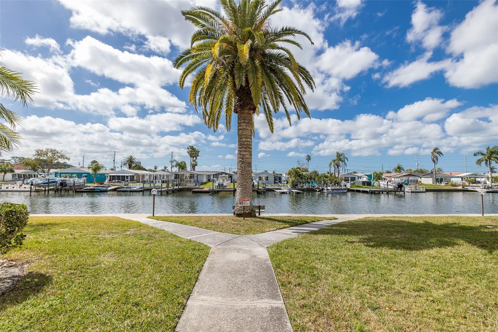 Image 11 of 49 For 4660 Marine Parkway 303