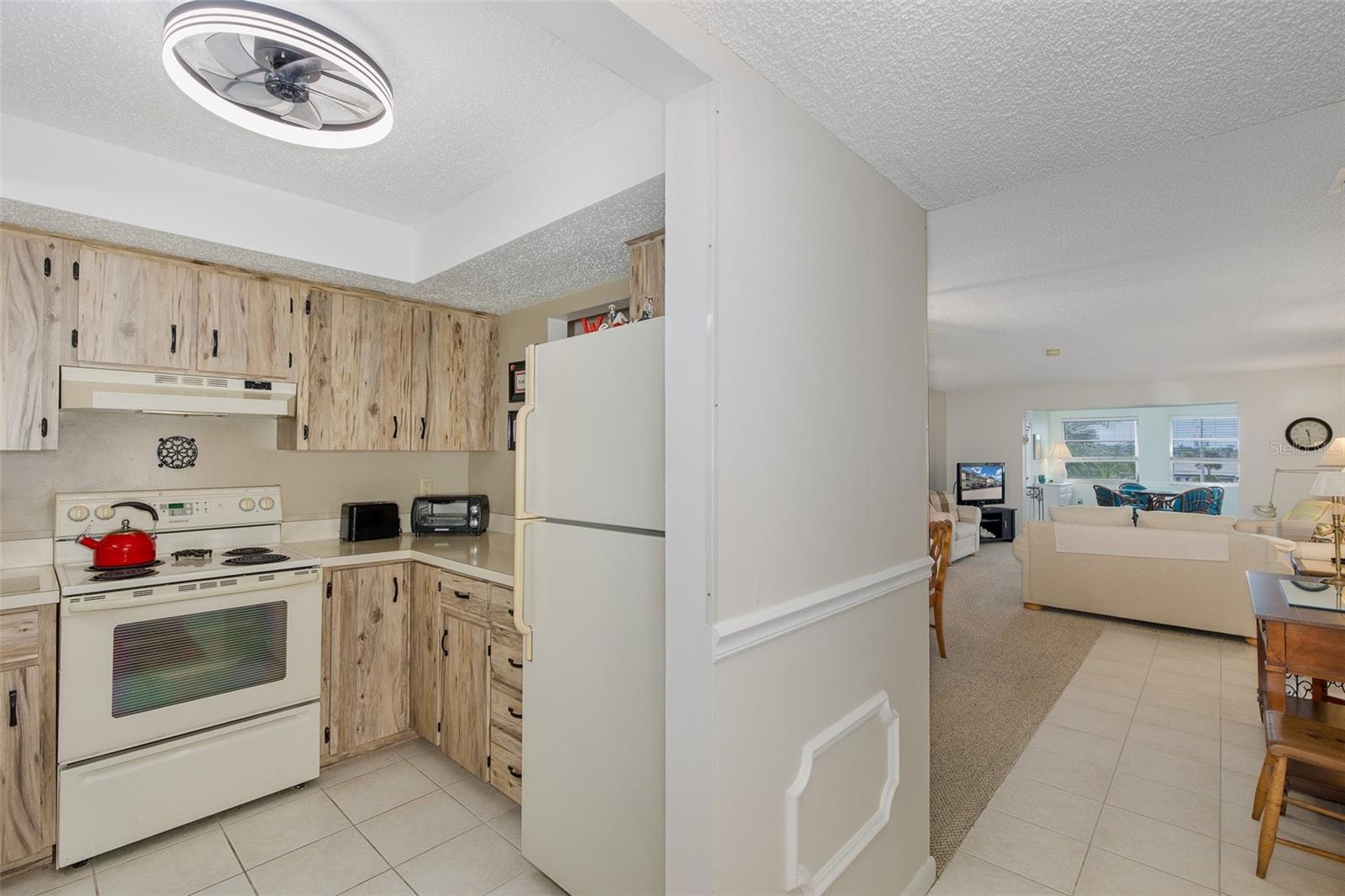 Image 16 of 49 For 4660 Marine Parkway 303