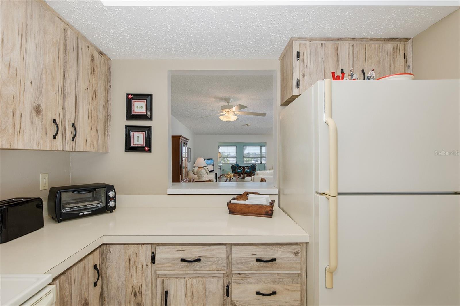 Image 17 of 49 For 4660 Marine Parkway 303