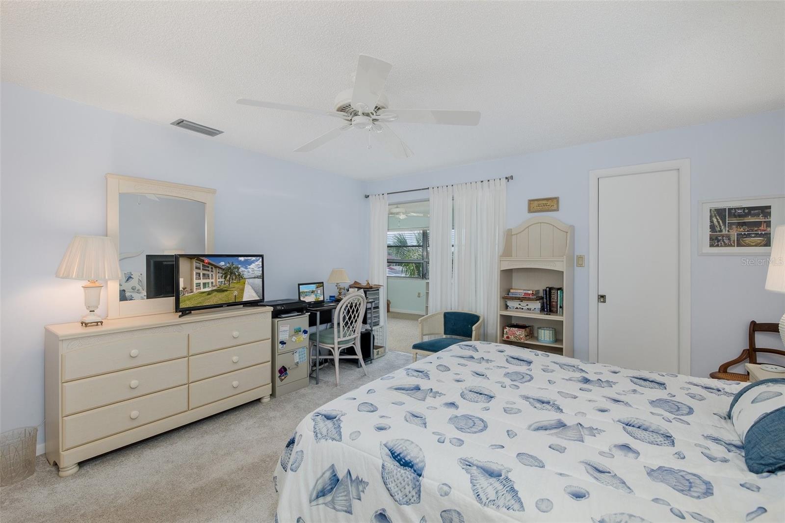 Image 27 of 49 For 4660 Marine Parkway 303