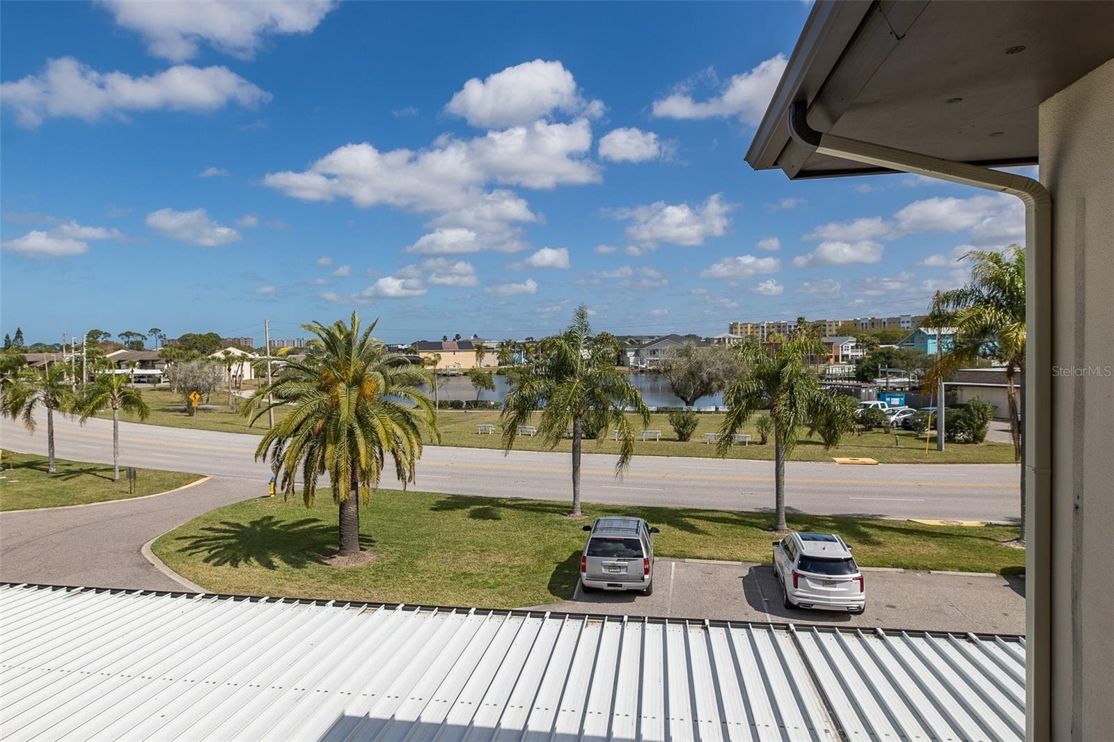 Image 37 of 49 For 4660 Marine Parkway 303