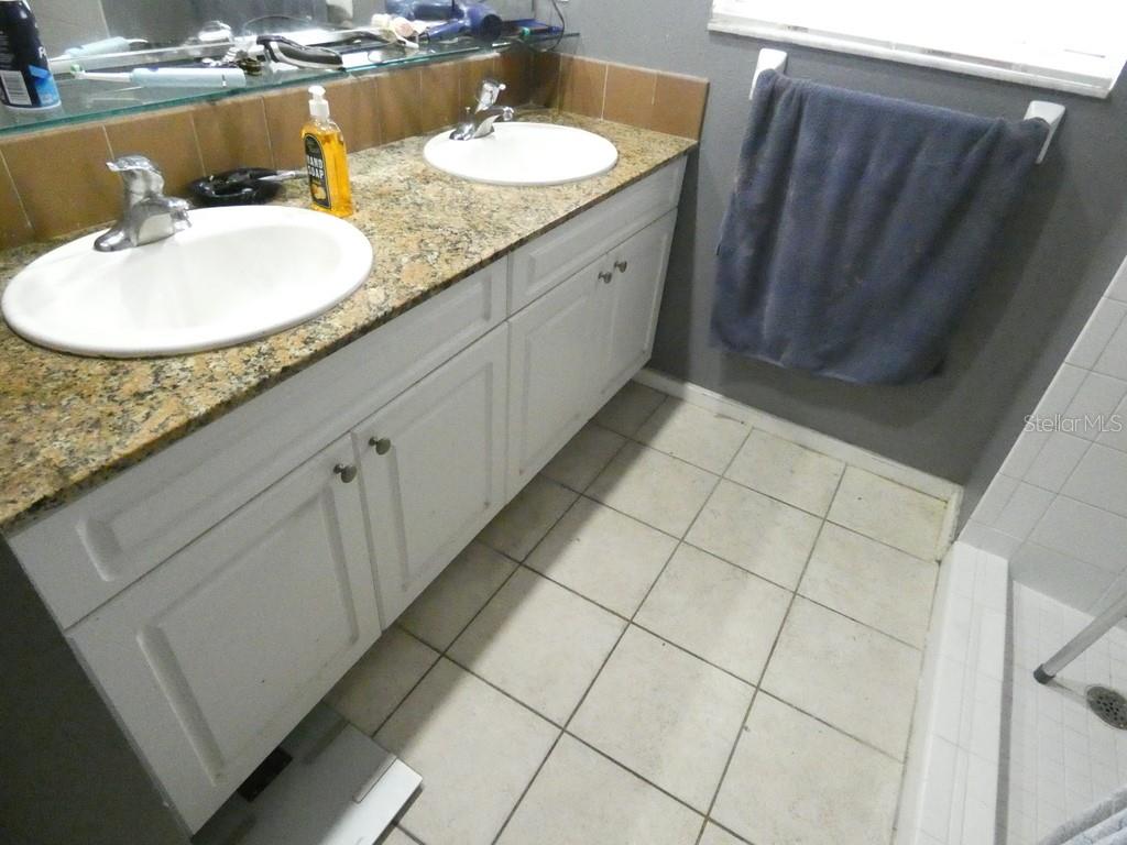 Image 22 of 34 For 830 Padua Lane