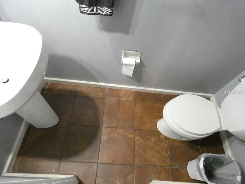 Image 5 of 34 For 830 Padua Lane