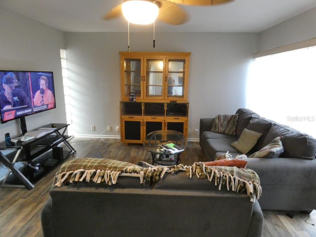 Image 6 of 34 For 830 Padua Lane