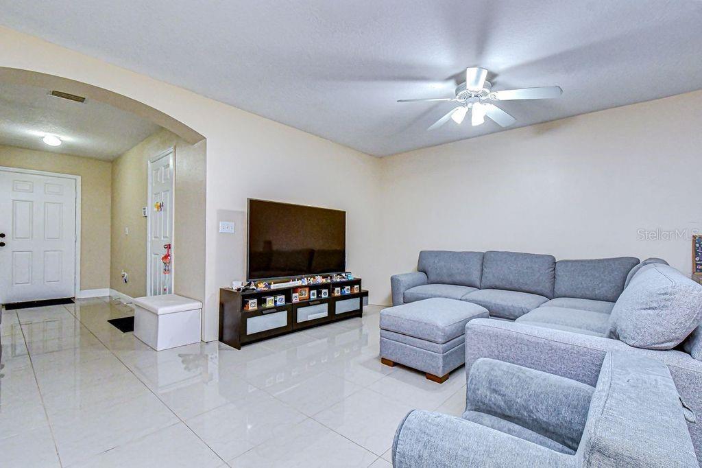 Image 8 of 24 For 2609 Oleander Lakes Drive