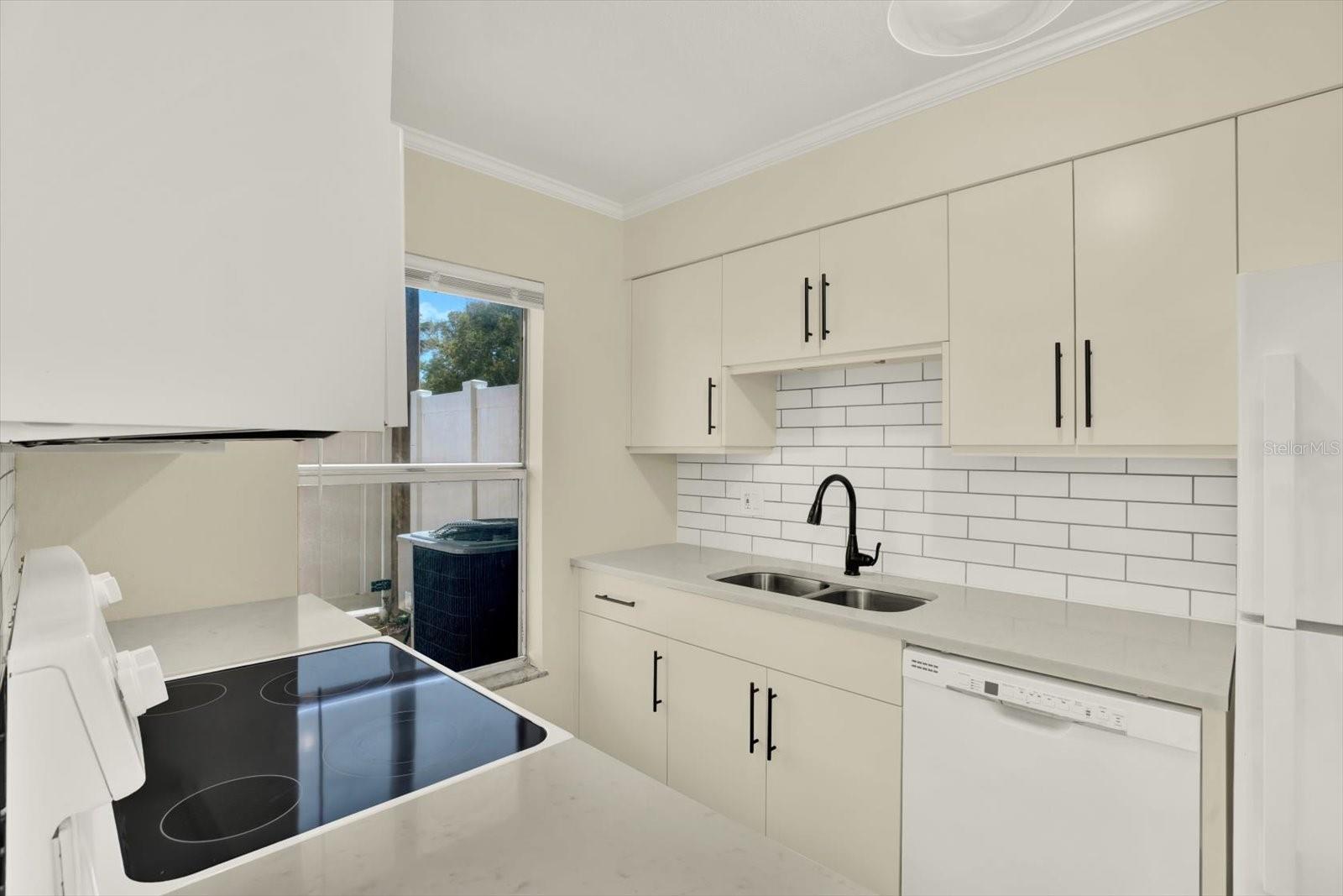 Image 9 of 28 For 1799 Highland Avenue 53