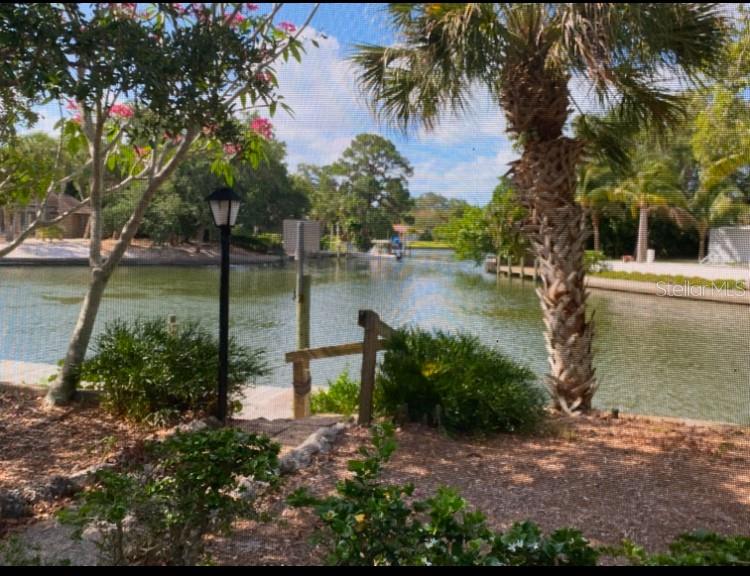 Image 13 of 36 For 742 Edgemere