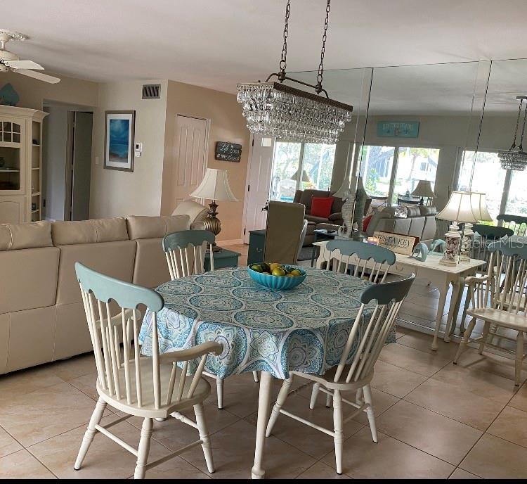 Image 21 of 36 For 742 Edgemere