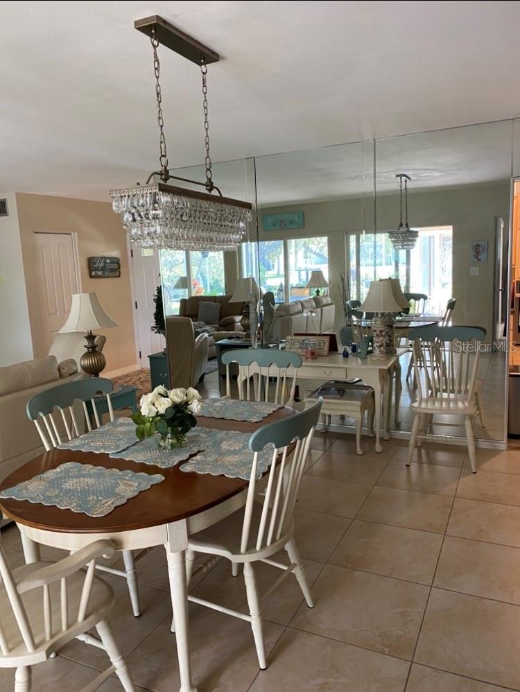 Image 23 of 36 For 742 Edgemere