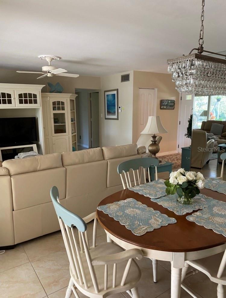 Image 24 of 36 For 742 Edgemere