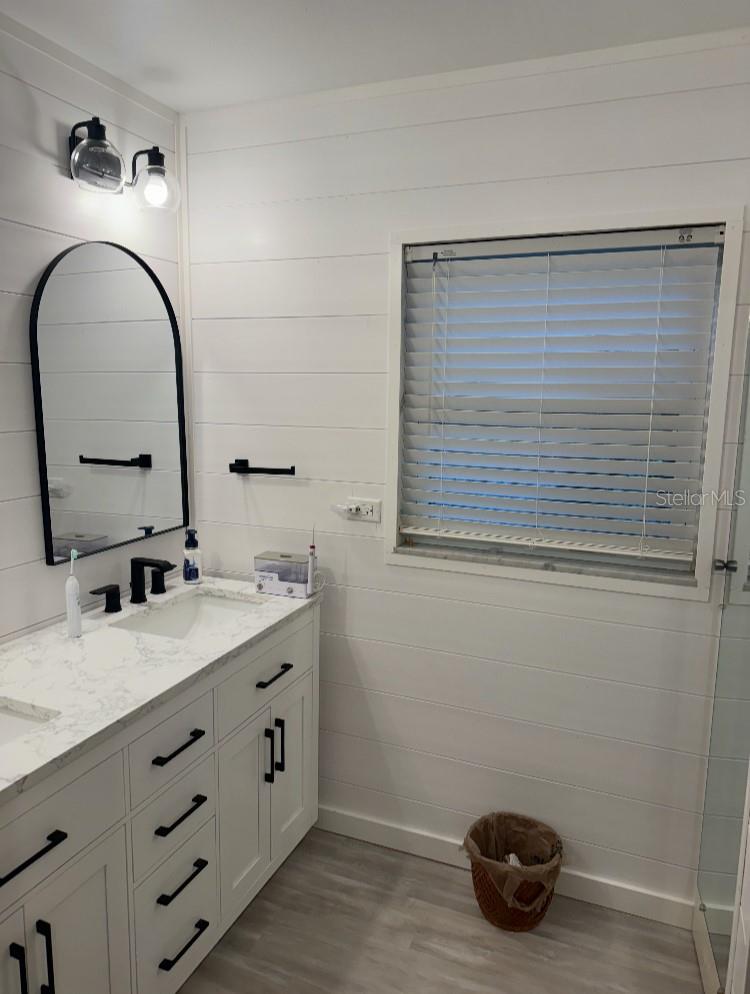 Image 28 of 36 For 742 Edgemere