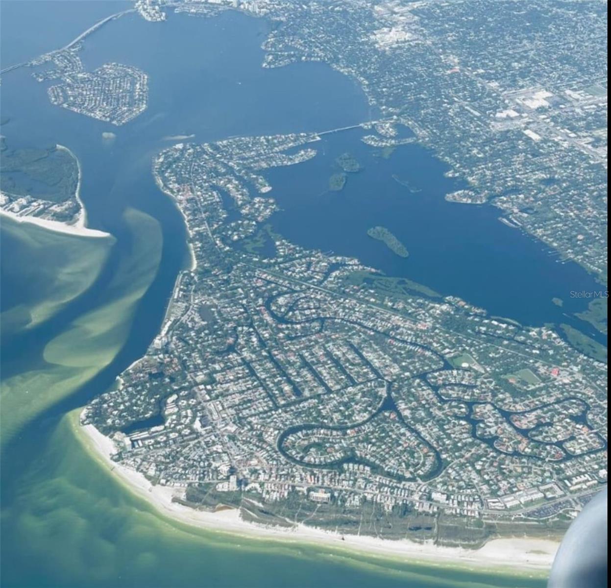 Image 5 of 36 For 742 Edgemere