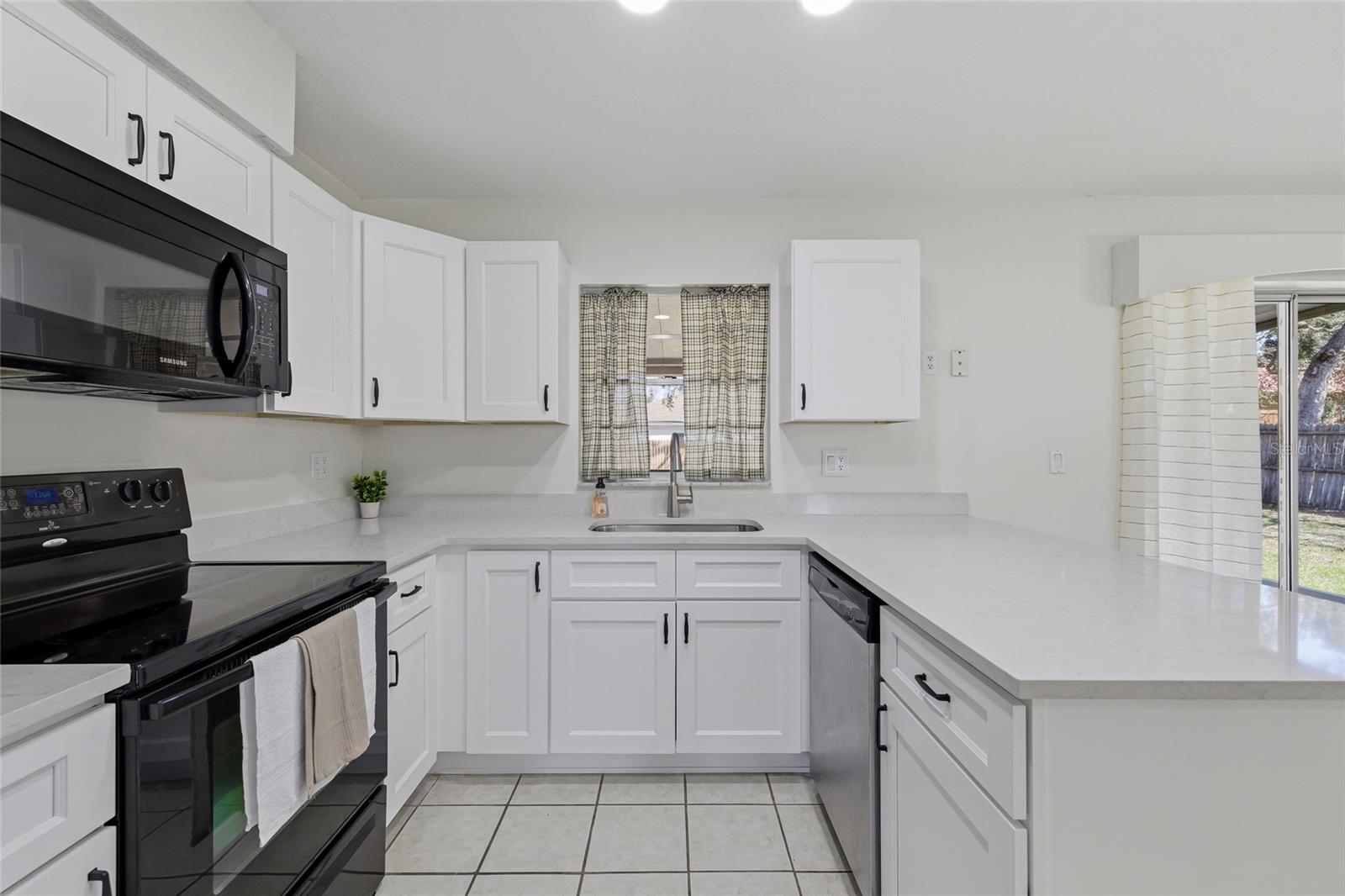 Image 10 of 38 For 1340 Larkin Road