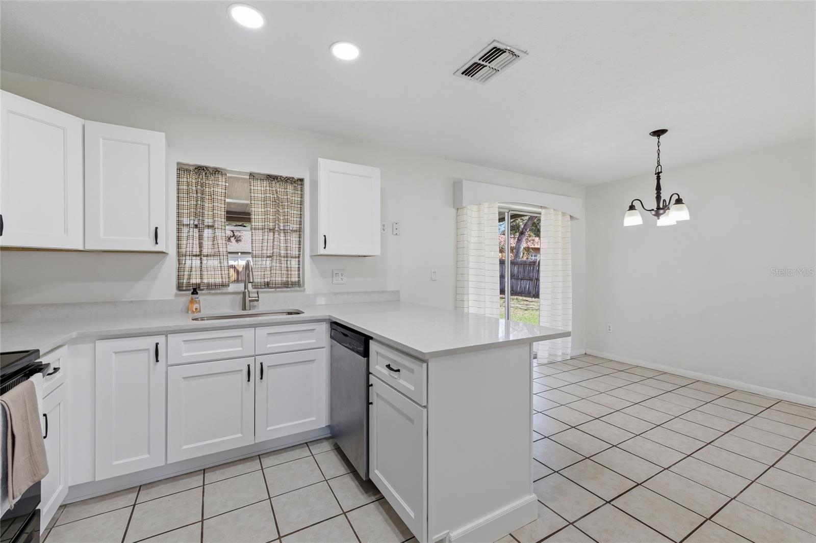 Image 14 of 38 For 1340 Larkin Road