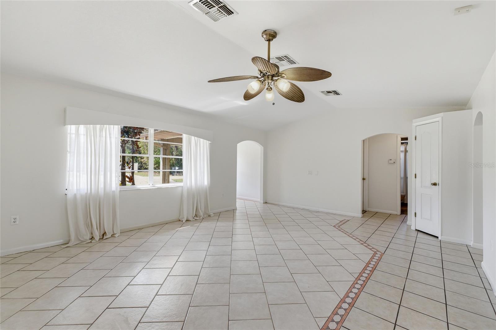 Image 19 of 38 For 1340 Larkin Road