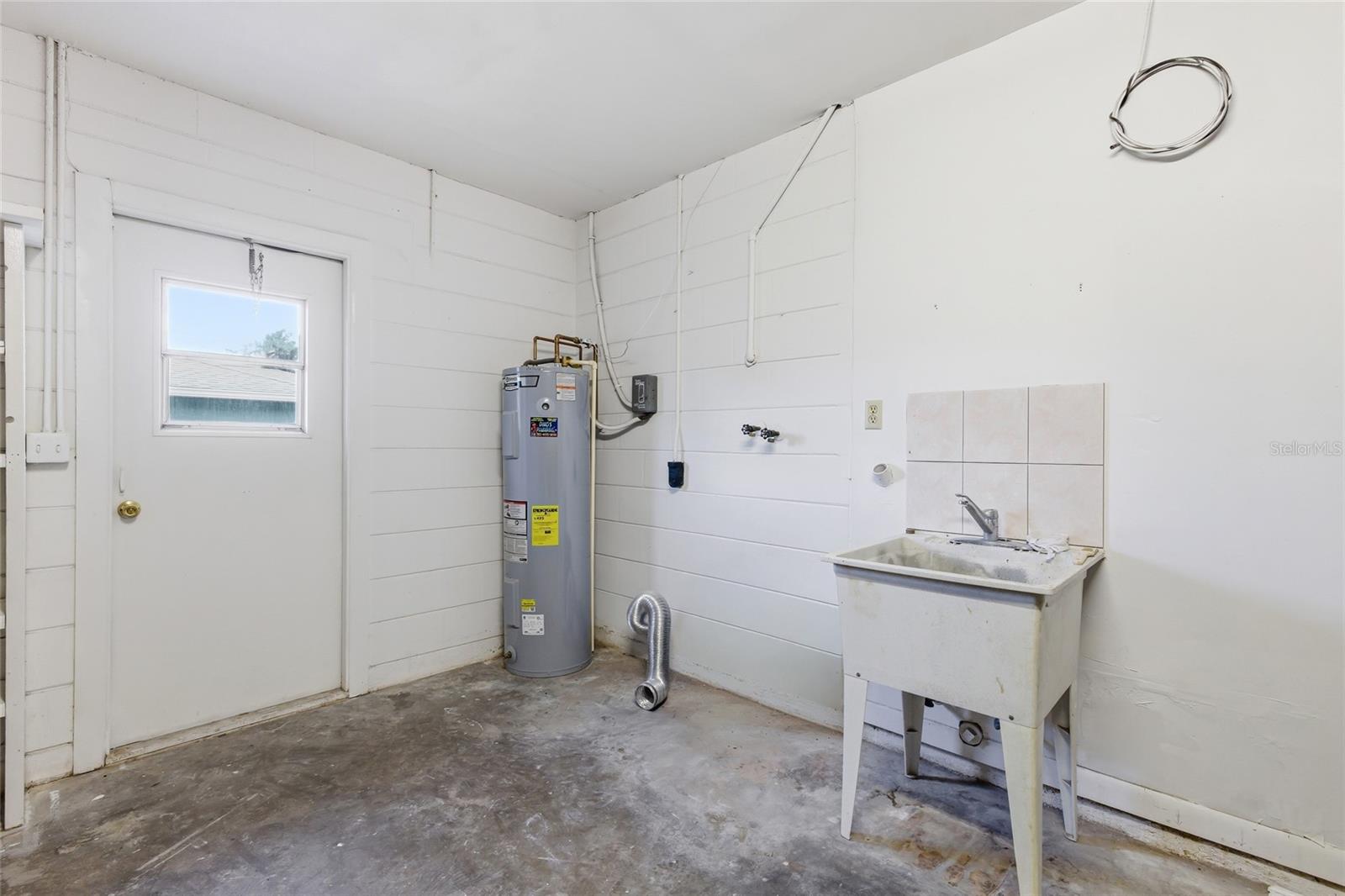 Image 30 of 38 For 1340 Larkin Road