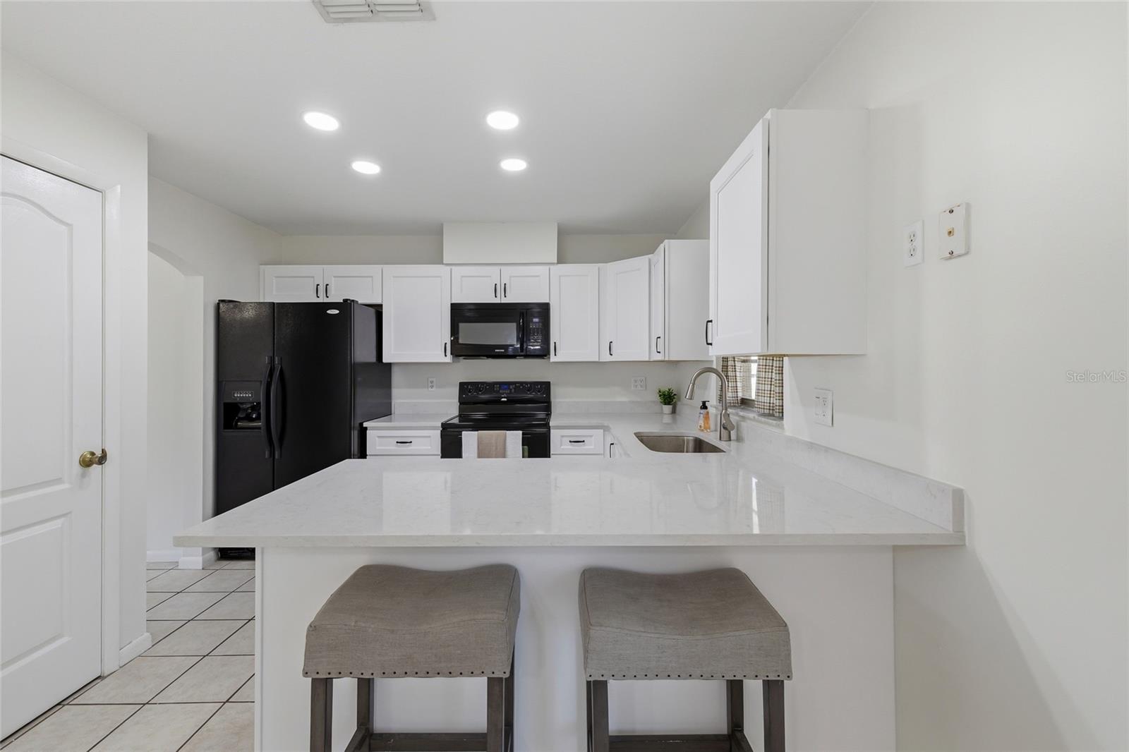 Image 6 of 38 For 1340 Larkin Road