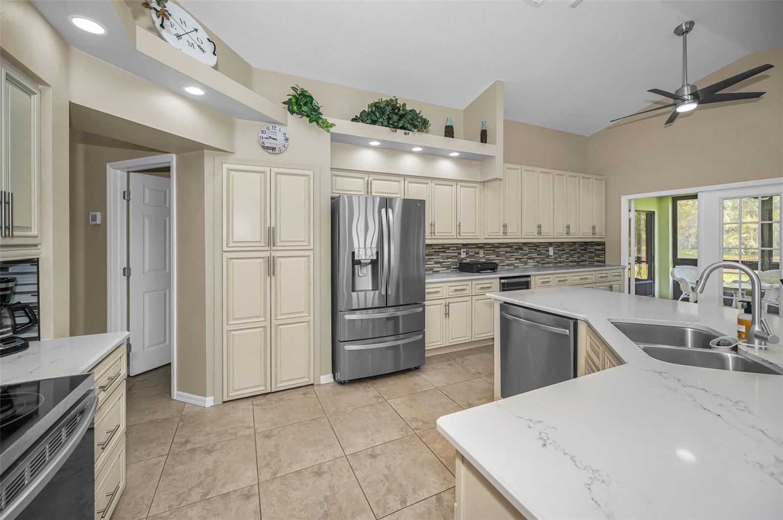 Image 17 of 78 For 9819 Conservation Drive