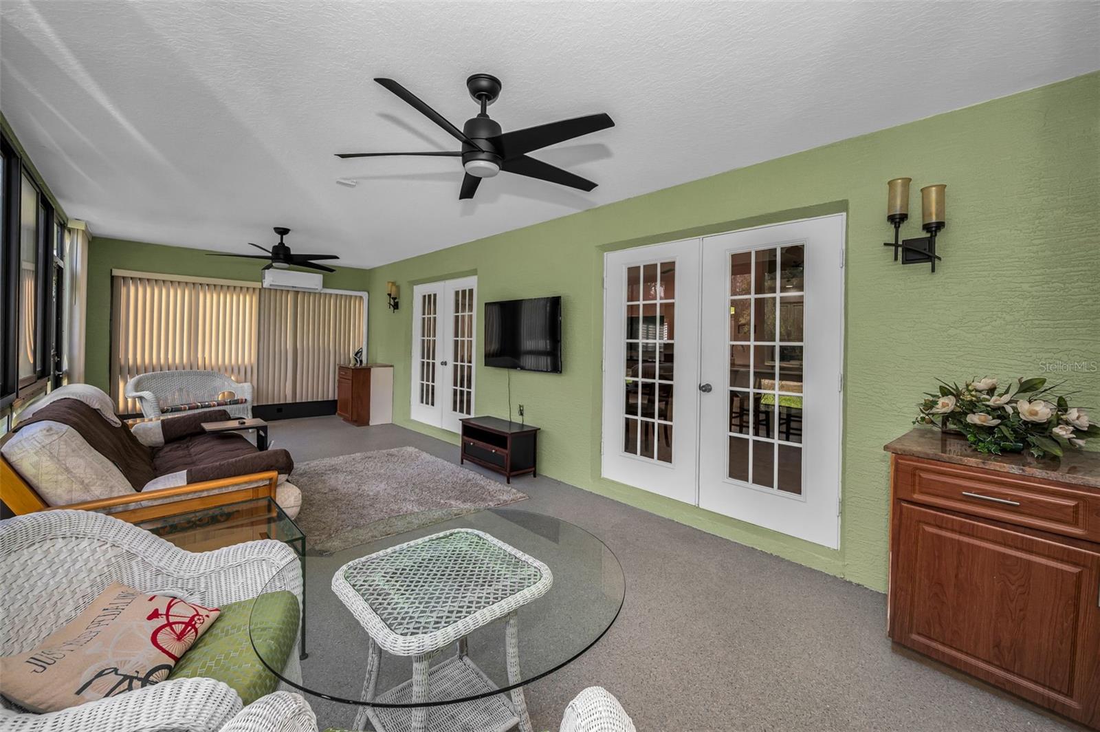 Image 38 of 78 For 9819 Conservation Drive