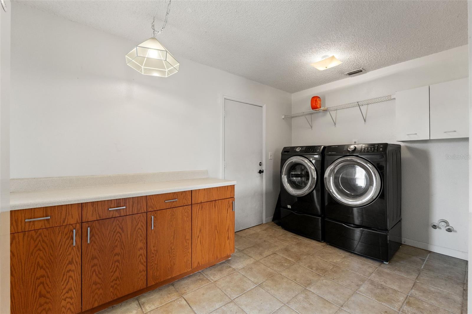 Image 18 of 42 For 13419 Tyringham Street