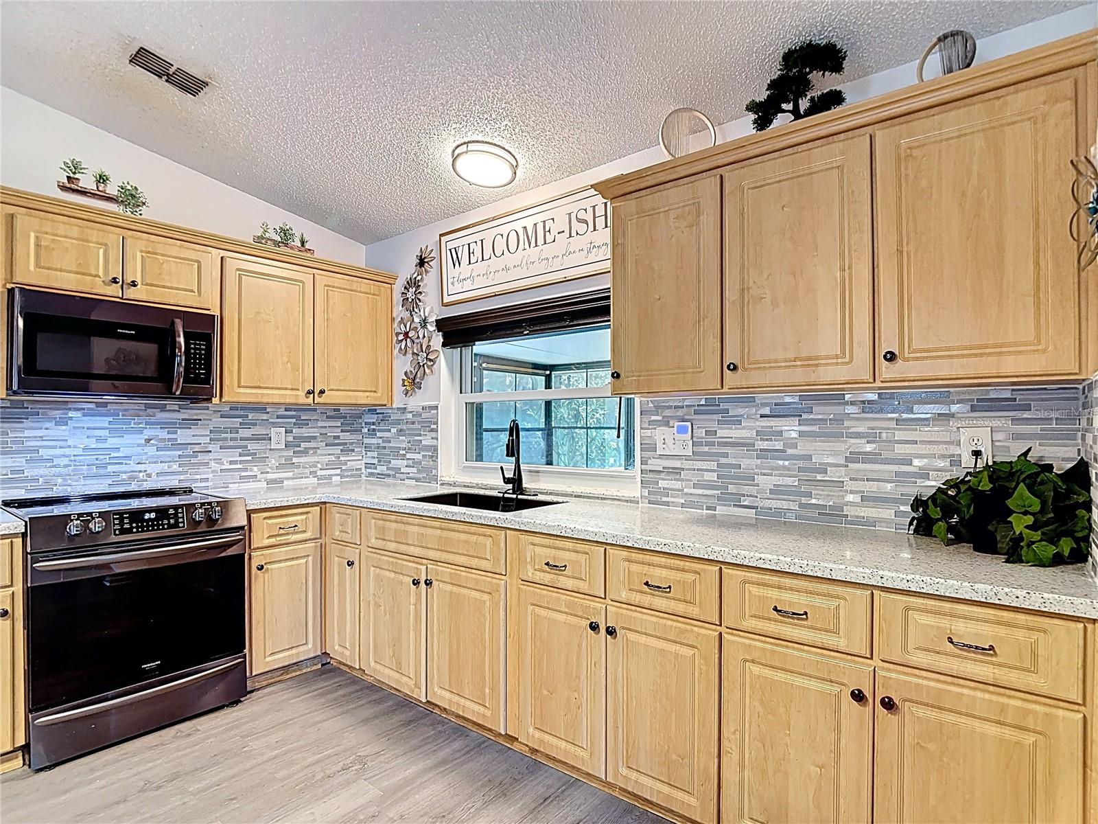 Image 14 of 58 For 13001 Sandburst Lane