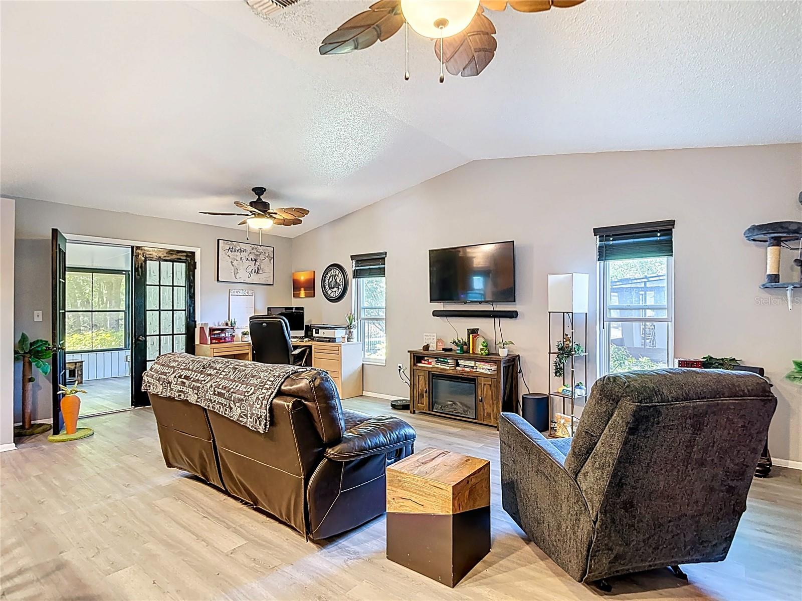 Image 23 of 58 For 13001 Sandburst Lane