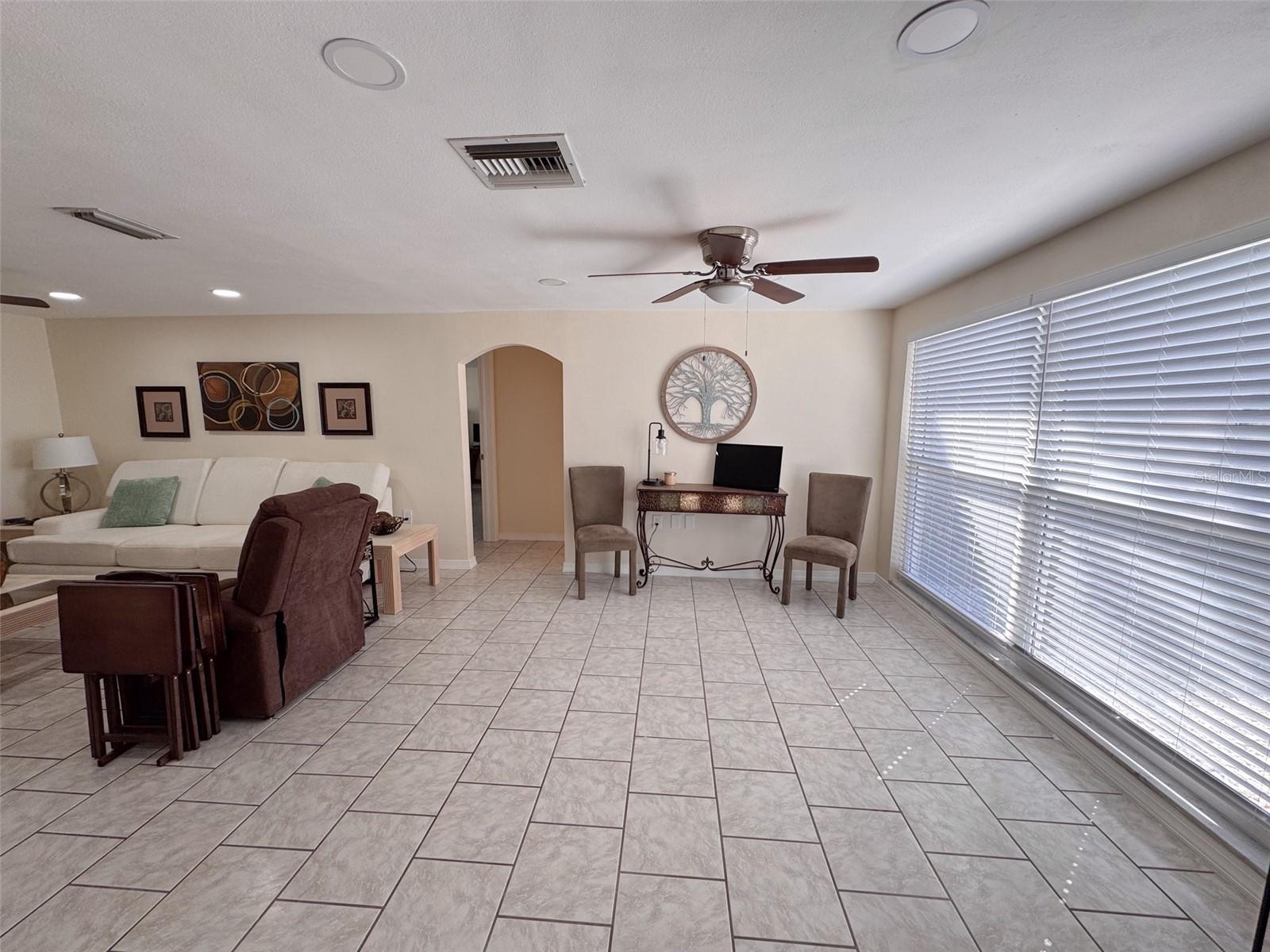 Image 11 of 39 For 3233 Salisbury Drive