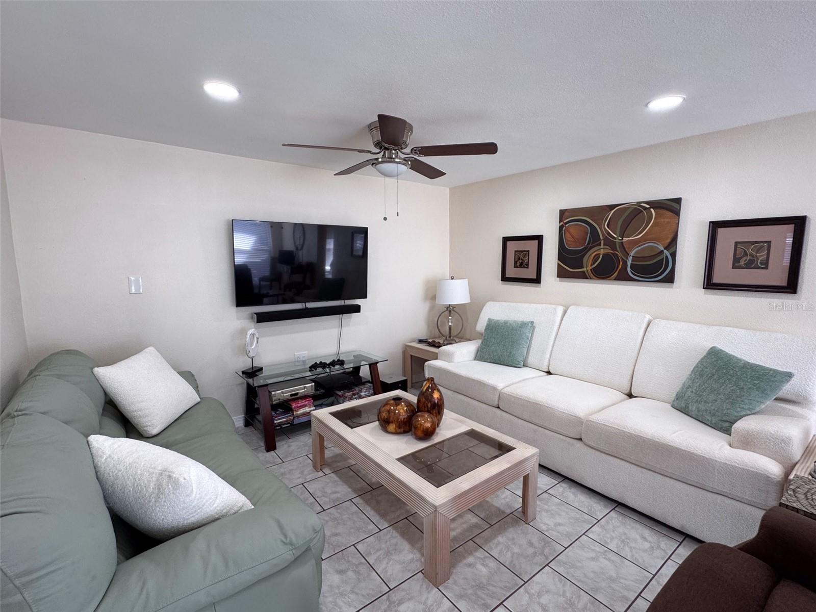 Image 21 of 39 For 3233 Salisbury Drive