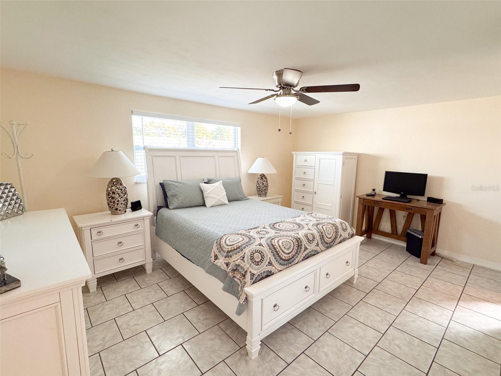 Image 23 of 39 For 3233 Salisbury Drive