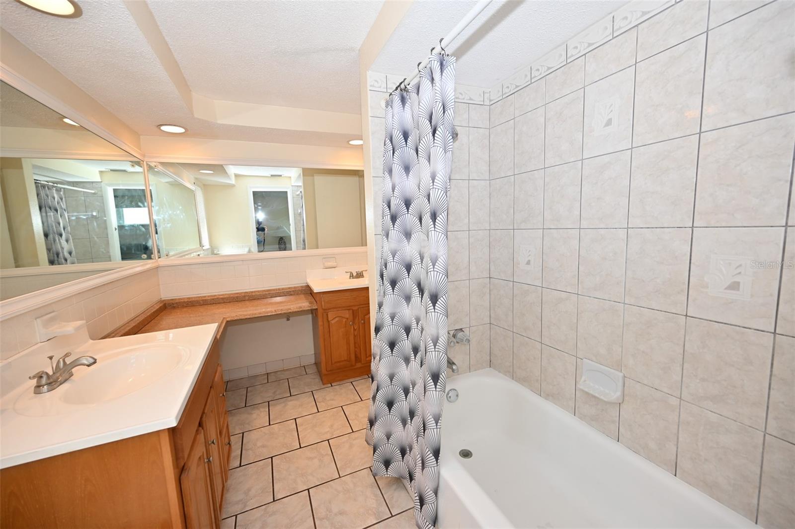 Image 26 of 39 For 3233 Salisbury Drive