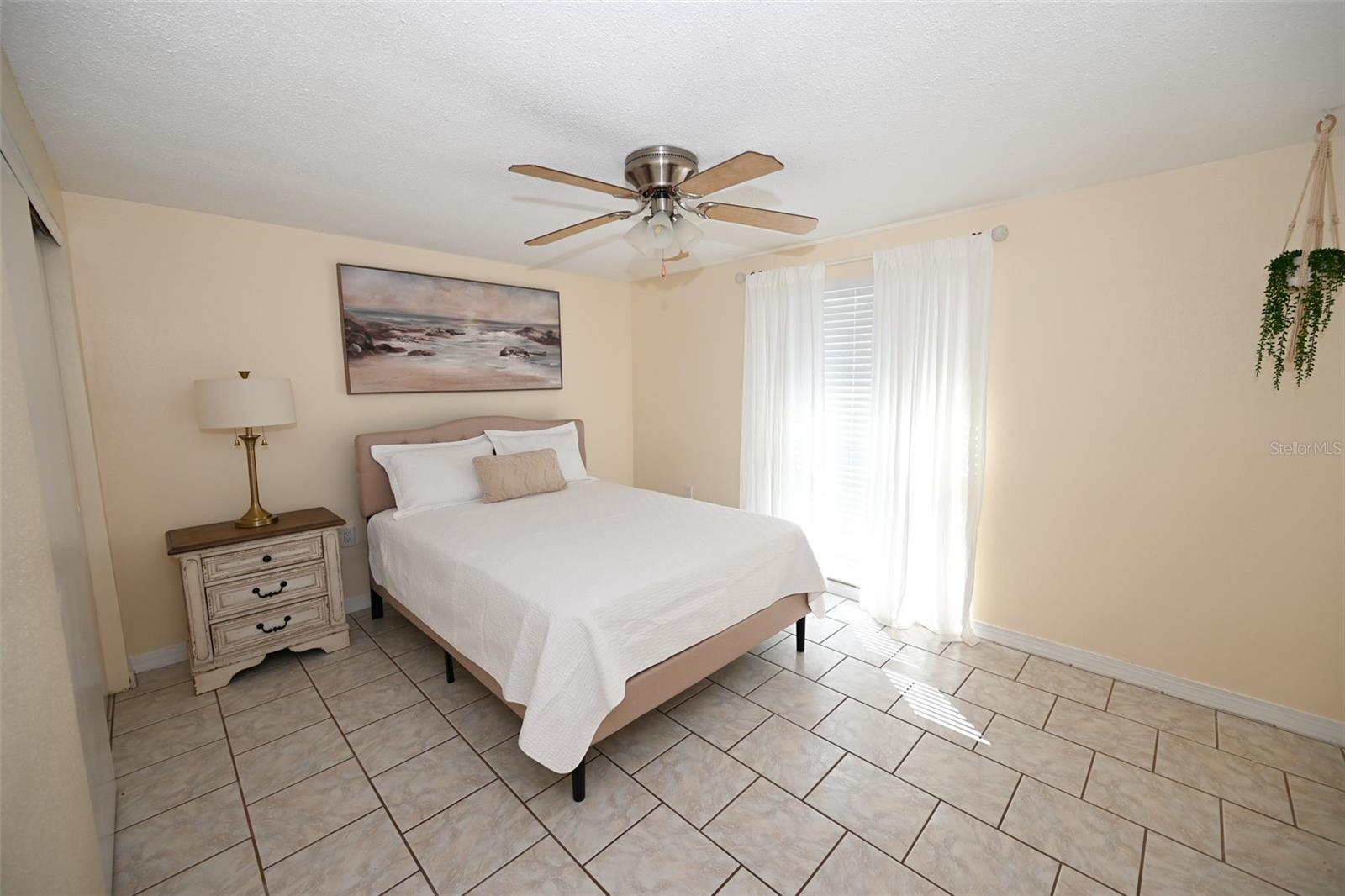 Image 28 of 39 For 3233 Salisbury Drive