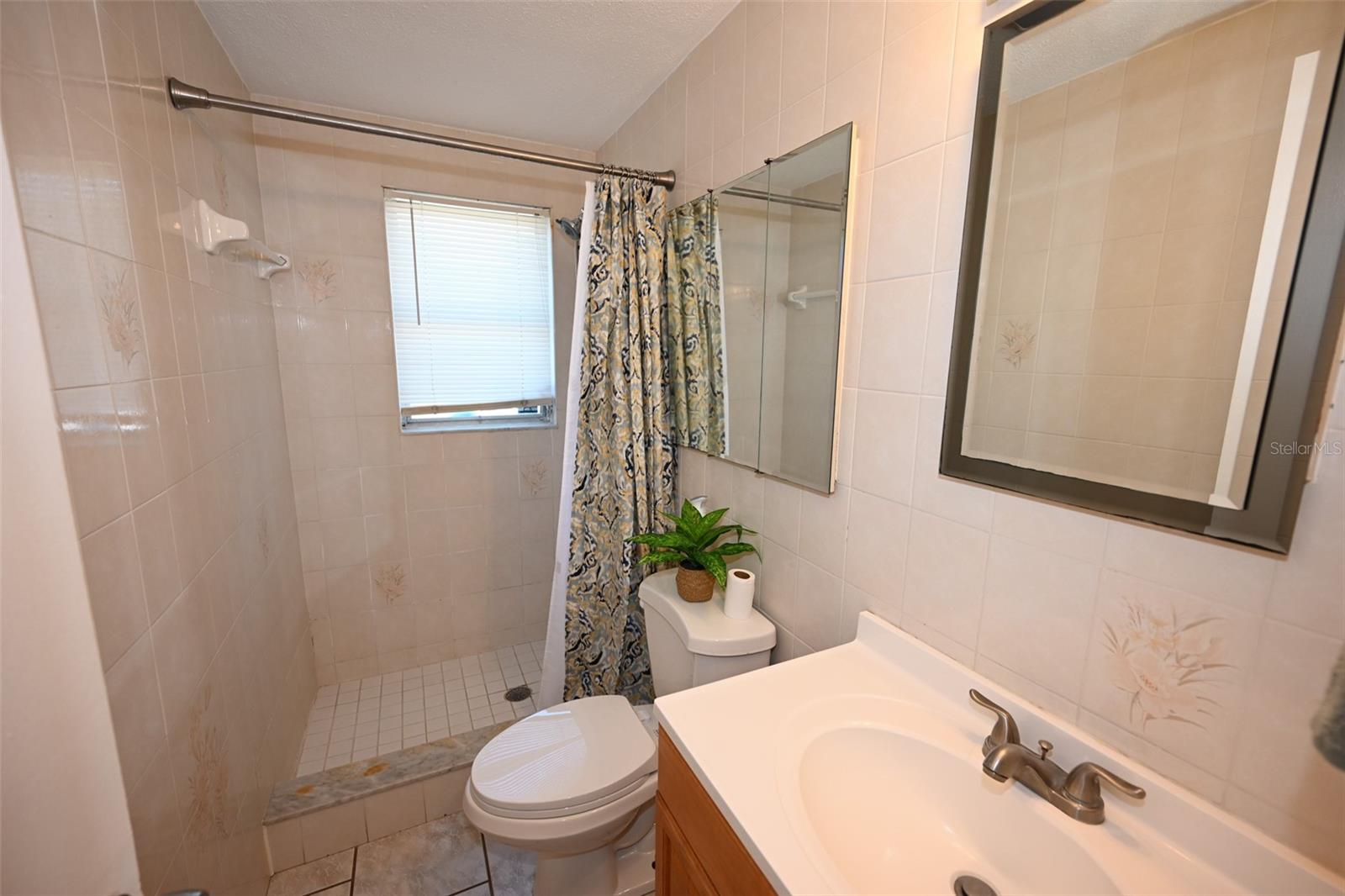 Image 32 of 39 For 3233 Salisbury Drive