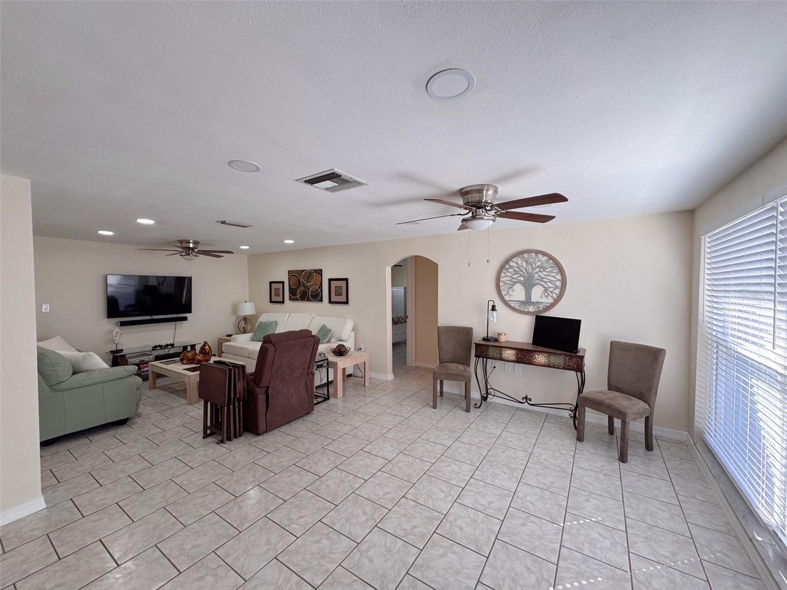 Image 7 of 39 For 3233 Salisbury Drive