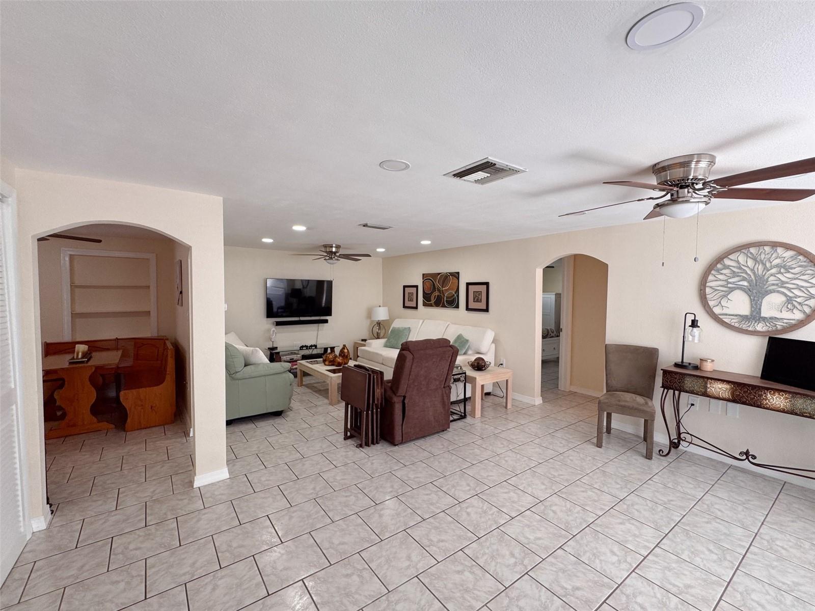 Image 8 of 39 For 3233 Salisbury Drive