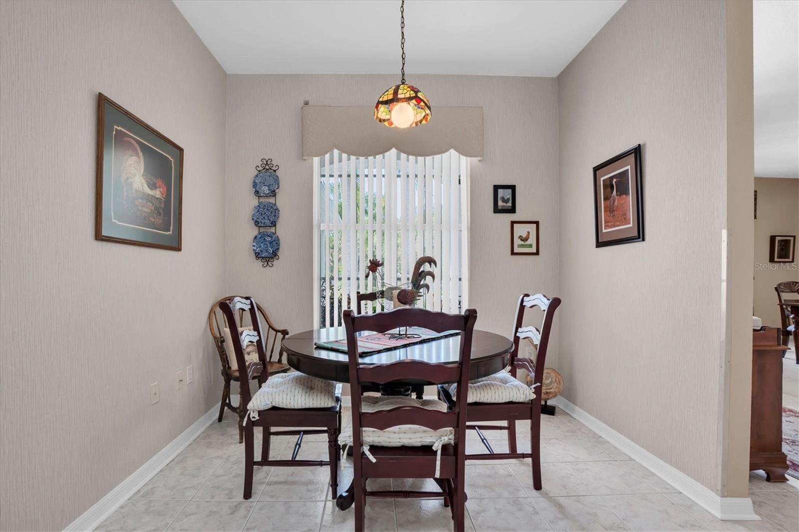 Listing photo id 10 for 1122 Maravista Drive