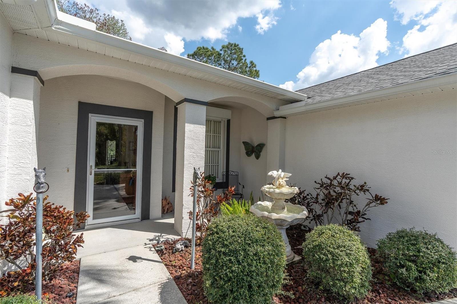 Listing photo id 1 for 1122 Maravista Drive