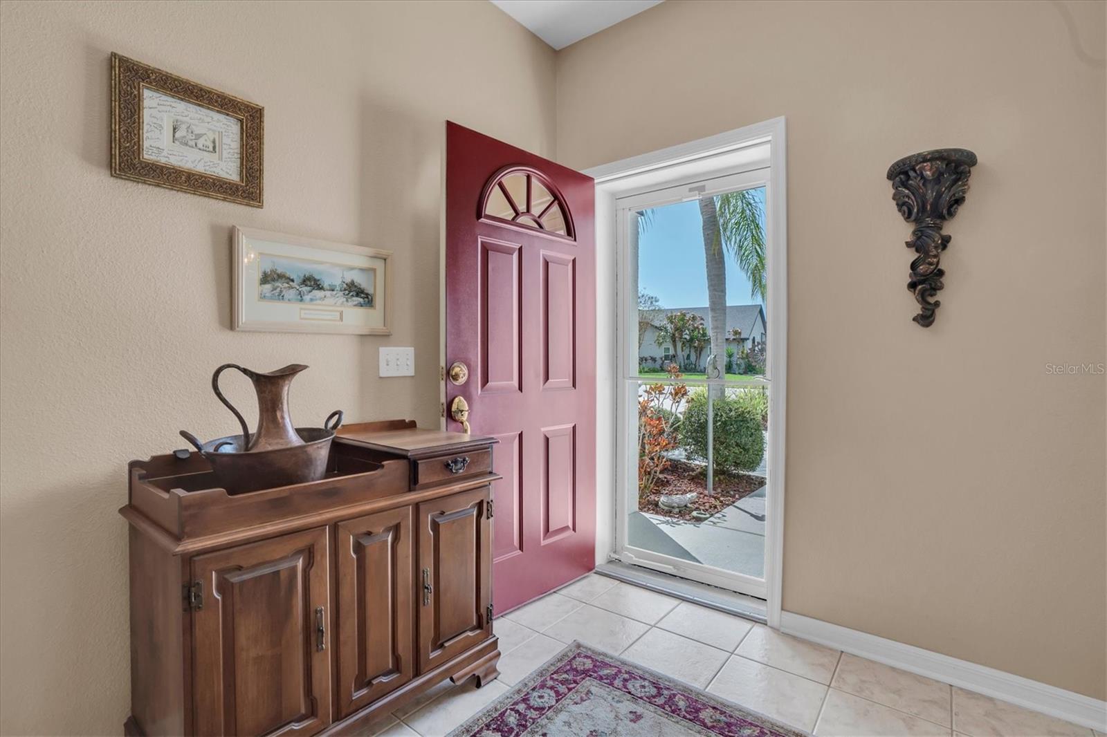 Listing photo id 2 for 1122 Maravista Drive