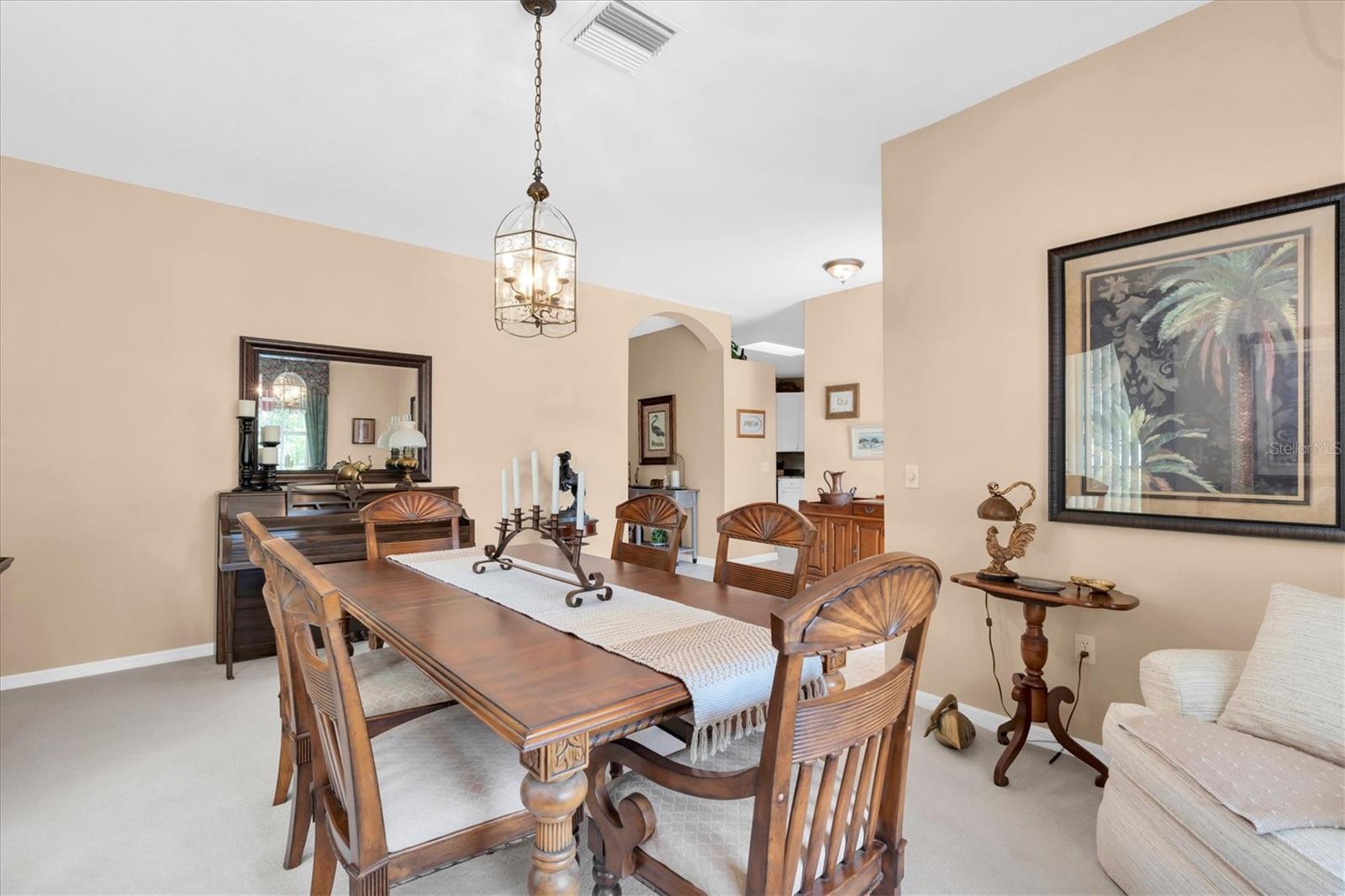 Listing photo id 4 for 1122 Maravista Drive