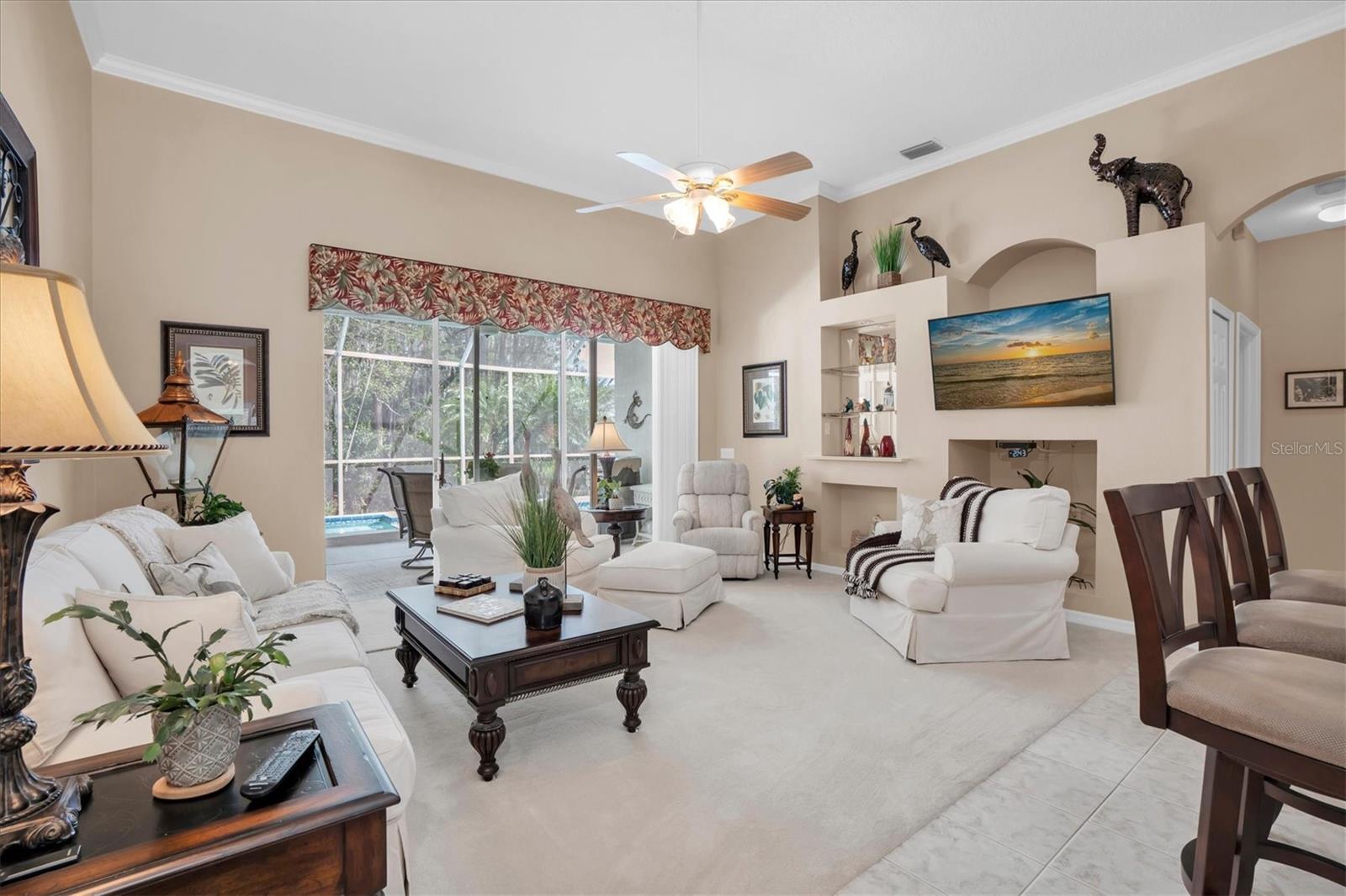 Listing photo id 5 for 1122 Maravista Drive