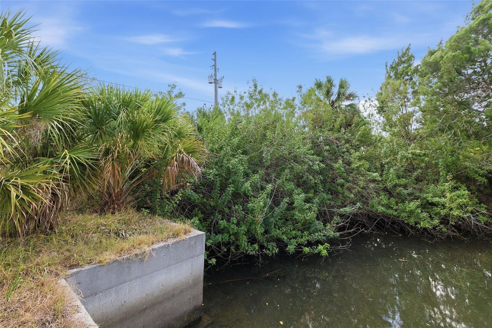 Listing photo id 4 for 7410 New York Avenue