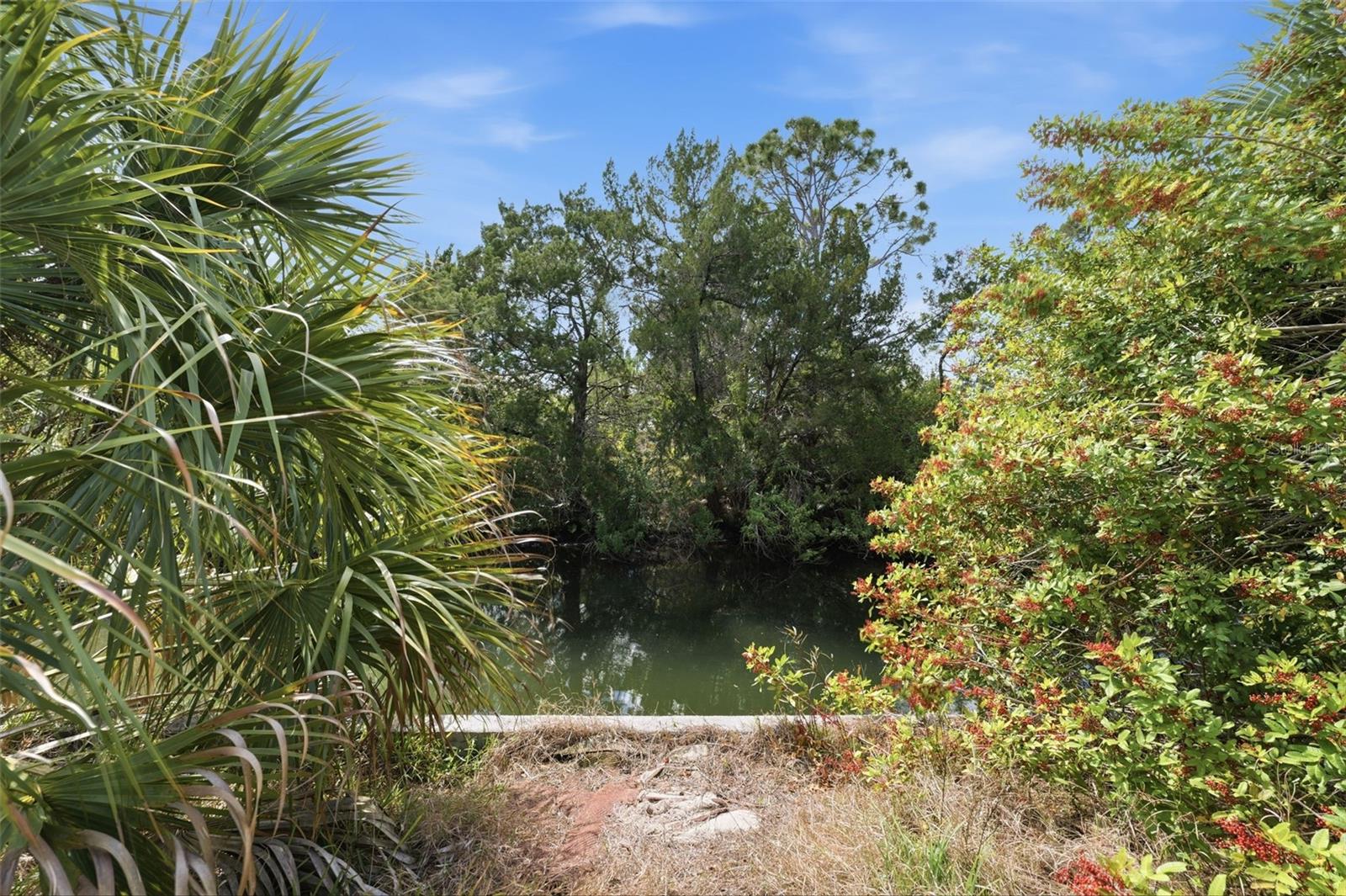 Listing photo id 5 for 7410 New York Avenue