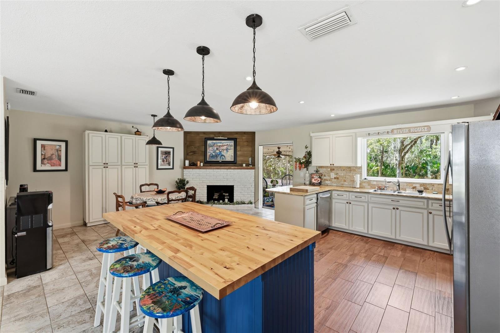 Image 9 of 46 For 4064 Concord Drive