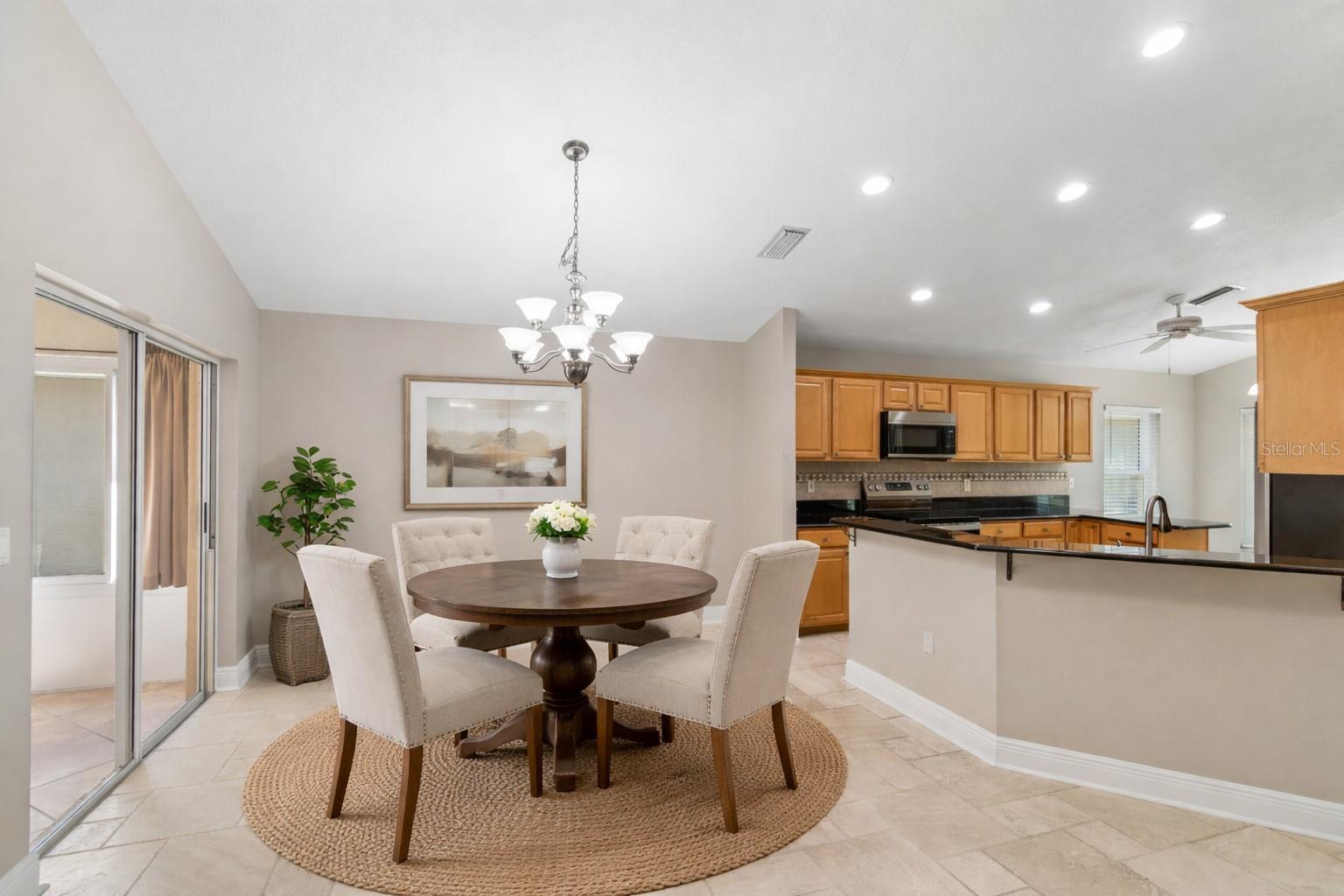 Listing photo id 14 for 1648 Orchardgrove Avenue