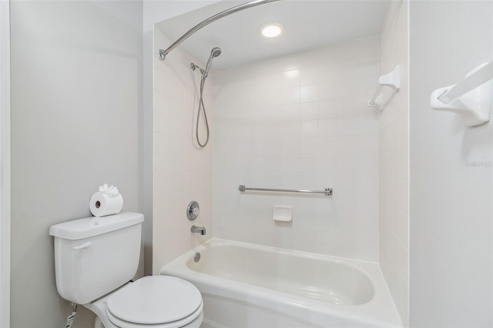 Listing photo id 23 for 1648 Orchardgrove Avenue