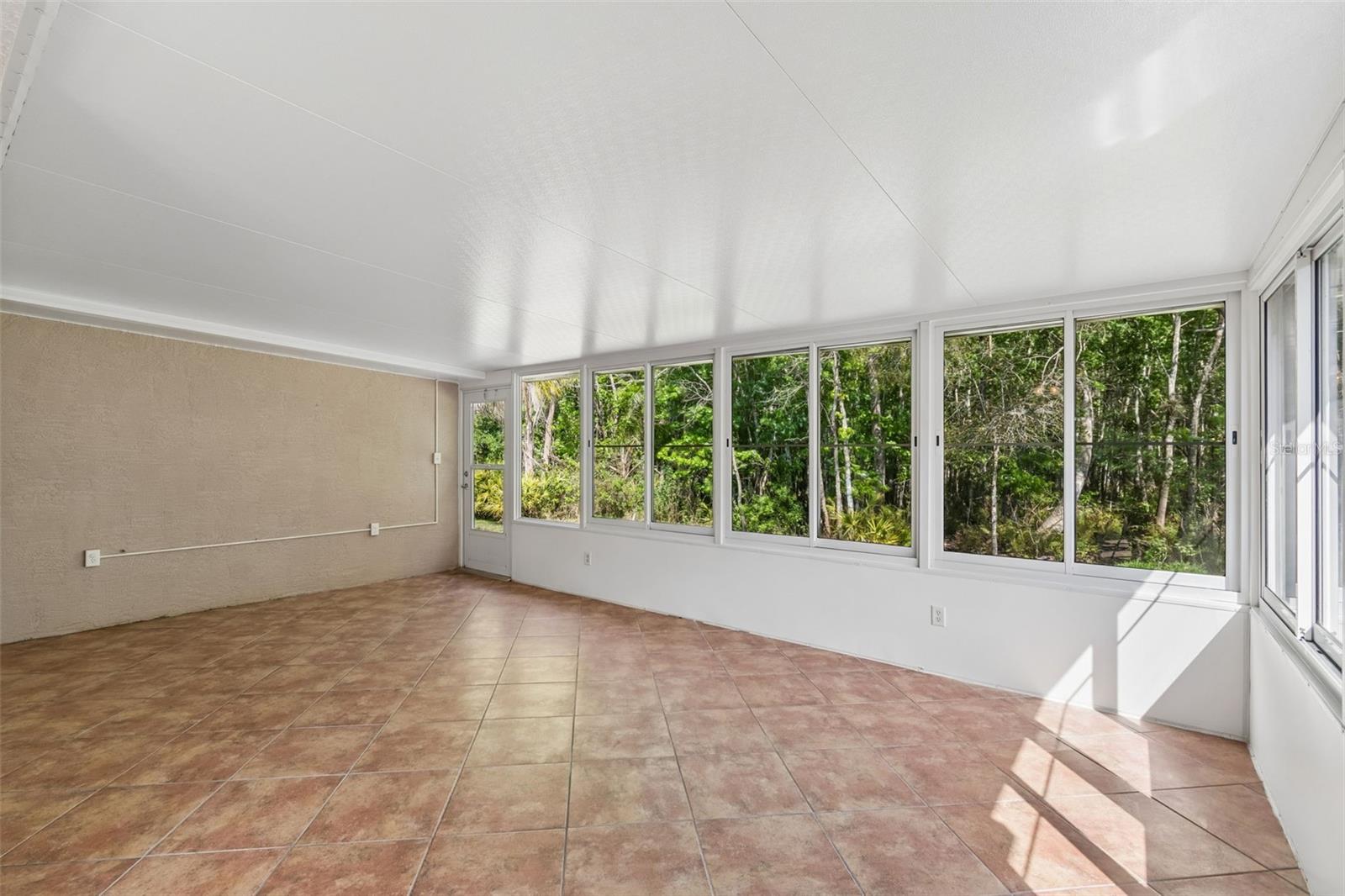 Listing photo id 27 for 1648 Orchardgrove Avenue