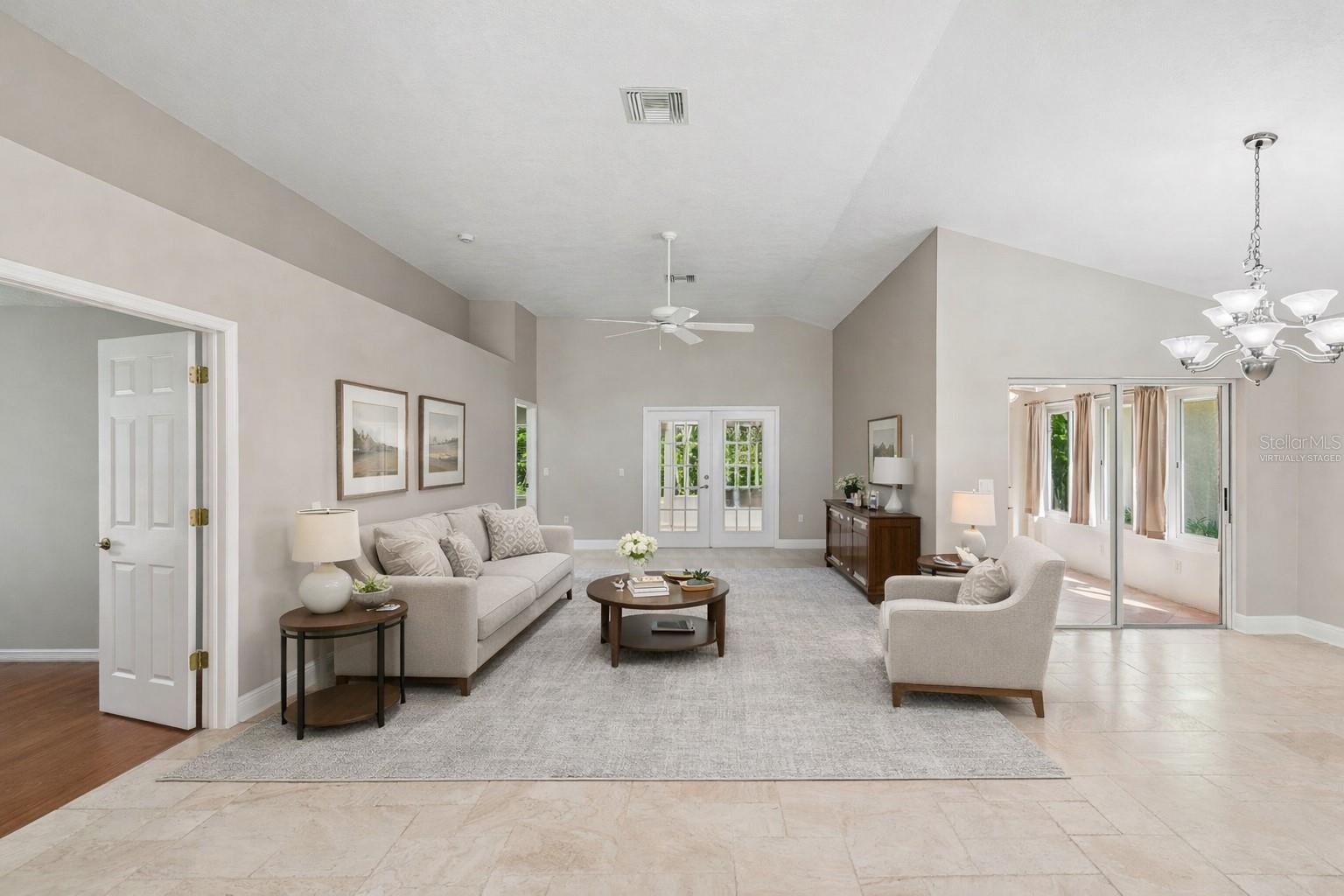 Listing photo id 3 for 1648 Orchardgrove Avenue