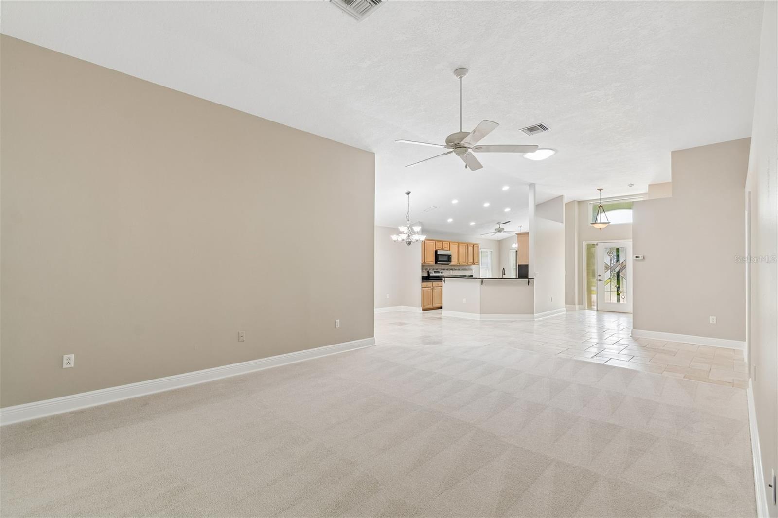 Listing photo id 6 for 1648 Orchardgrove Avenue