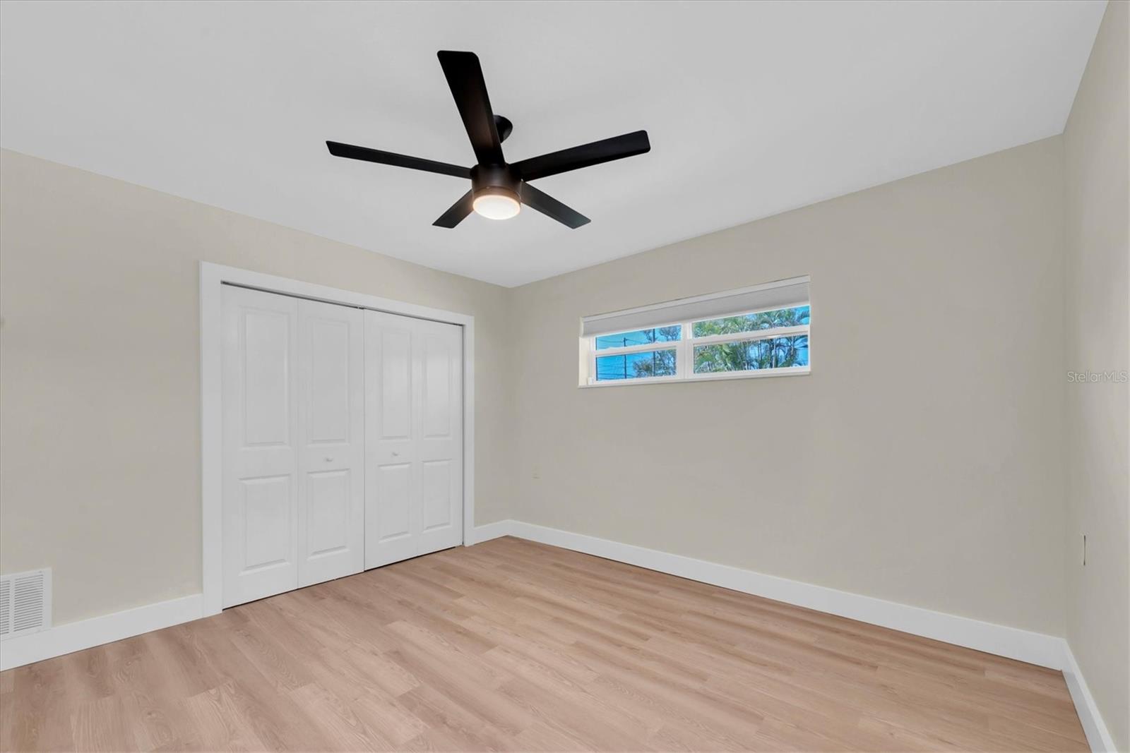 Image 22 of 39 For 4135 Shore Acres Boulevard Ne