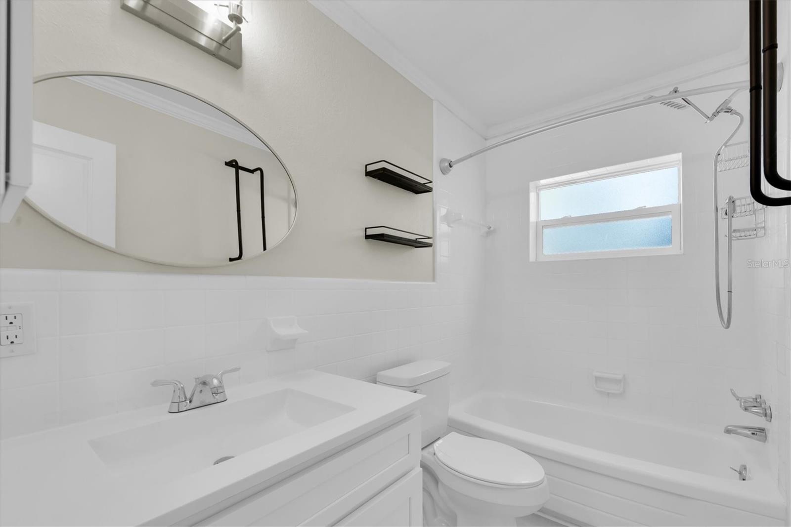 Image 25 of 39 For 4135 Shore Acres Boulevard Ne